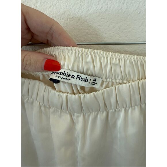 EUC Abercrombie Cream Satin Pajamas 3-piece matching set, size: M - Picture 9 of 9